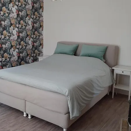 Oda ve Kahvaltı La P'tite Place 3*