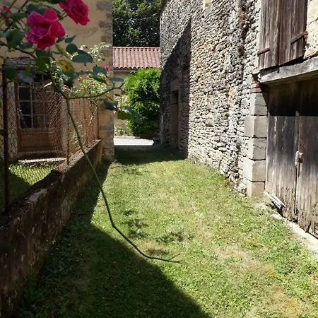 La P'tite Place Oda ve Kahvaltı 3*